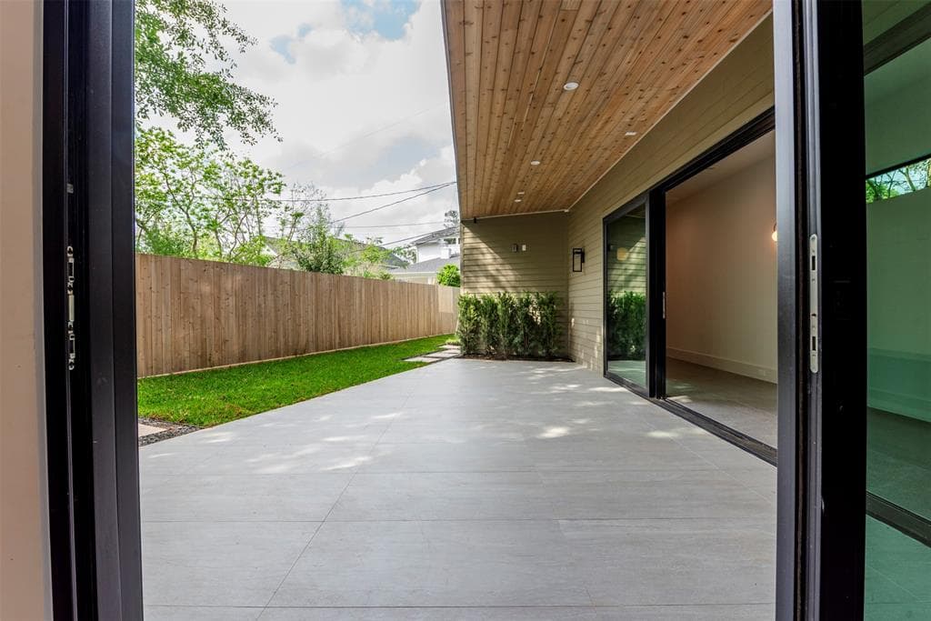 Contemporary 10